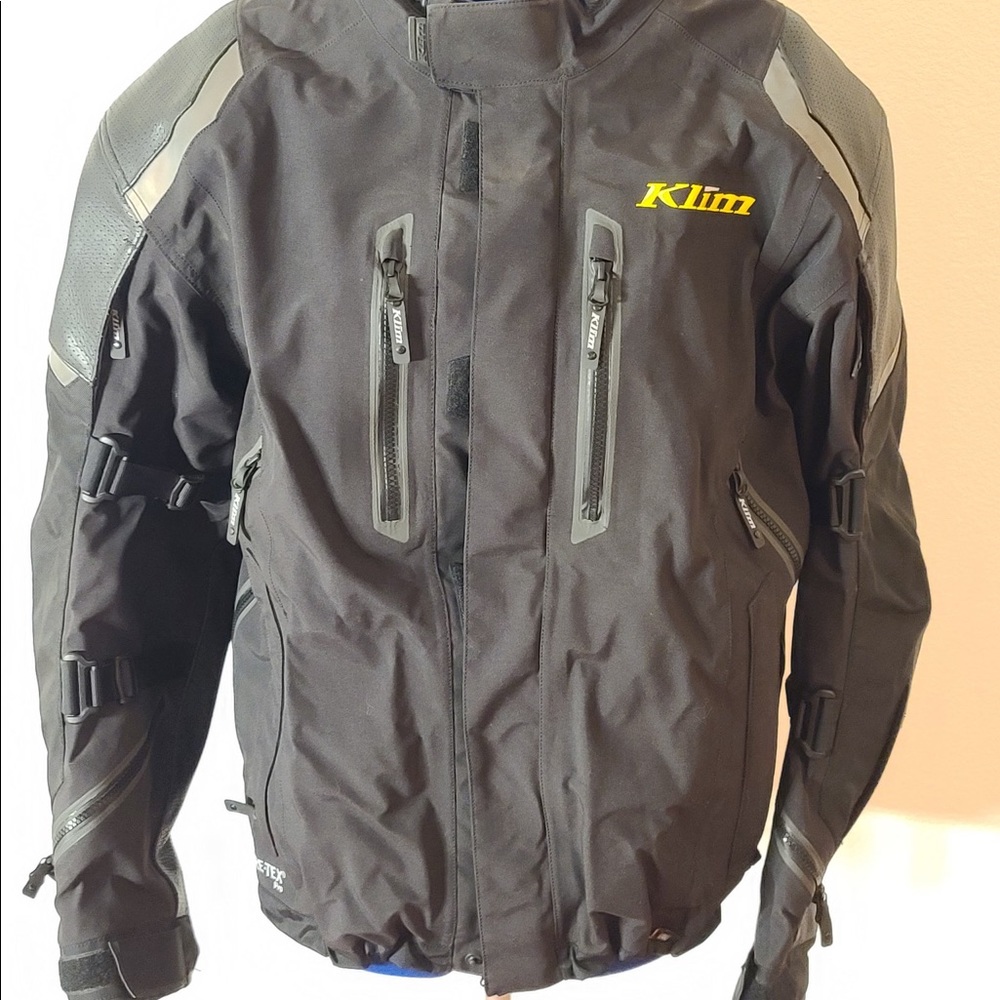 Motorcycle jacket